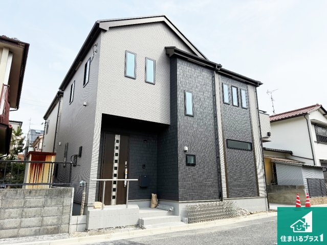 高槻市寿町　新築一戸建ての外観|安心の10年保証！外観を美しく保ち、雨水で汚れを落とします！気になることがありましたら、お気軽にお問い合わせください！