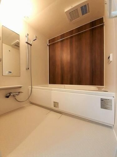 ラプラス西台の浴室