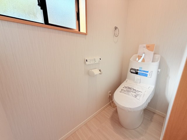 青葉台4丁目戸建てのトイレ