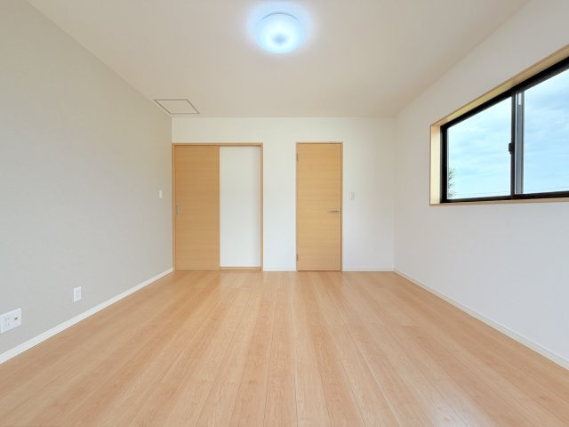 青葉台4丁目戸建ての洋室