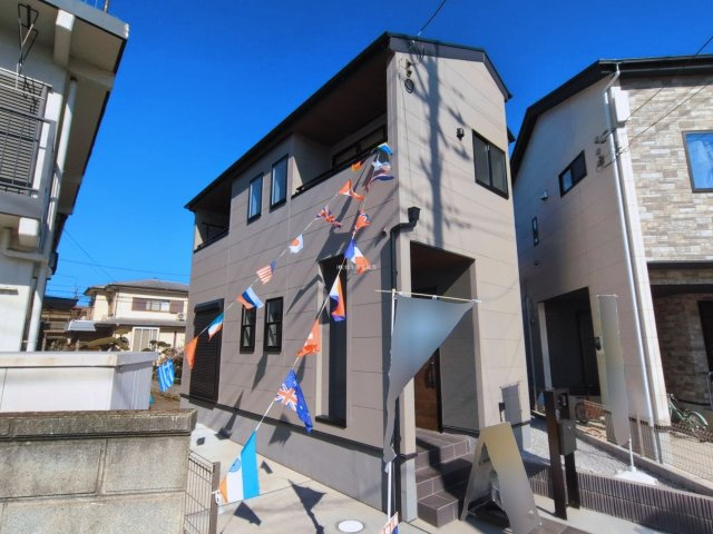 富士見市渡戸２丁目の新築一戸建の外観|2026年3月撮影　
長く安心して暮らせる長期優良住宅認定の新築一戸建て！
二方道路で開放感のある立地。
資料請求やご見学などお気軽にお問い合わせください。