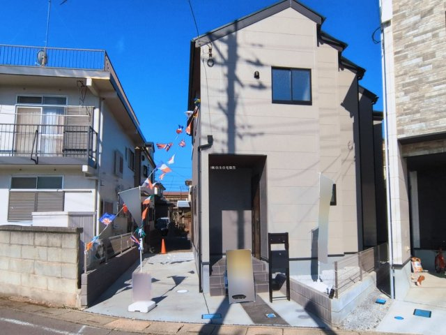 富士見市渡戸２丁目の新築一戸建の外観|ららぽーと富士見が気軽に行ける近さにあり、思い立った時にすぐにお買い物もできて便利です。