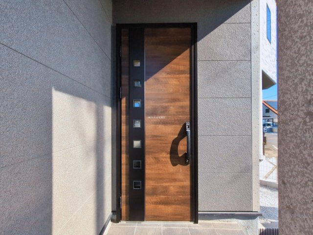 富士見市渡戸２丁目の新築一戸建の玄関