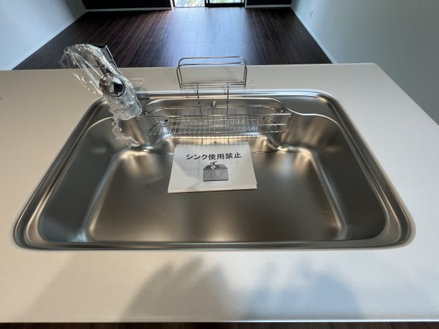 瑞穂町高根　新築戸建全6棟のキッチン|浄水器付きシンク
