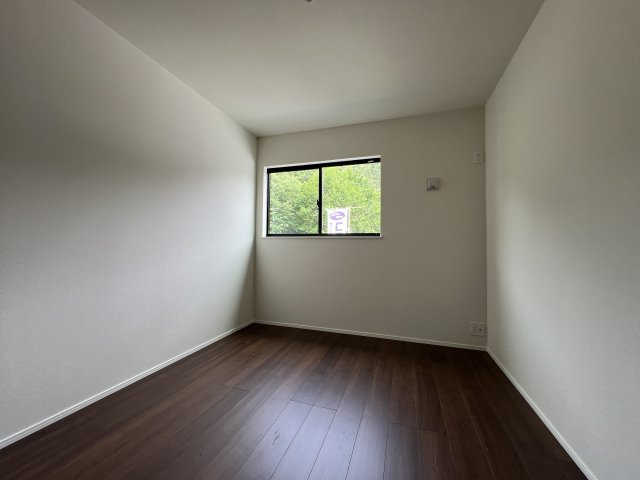 瑞穂町高根　新築戸建全6棟の洋室|【洋室2】5.6帖