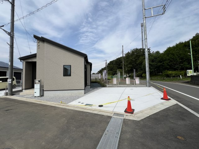 瑞穂町高根　新築戸建全6棟の外観|並列駐車2台可！！