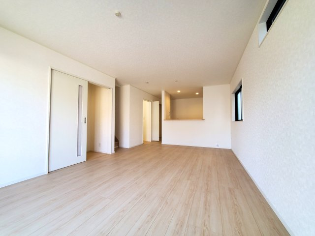 三郷市　早稲田6丁目　新築戸建　全4棟の居間・リビング|リビングです