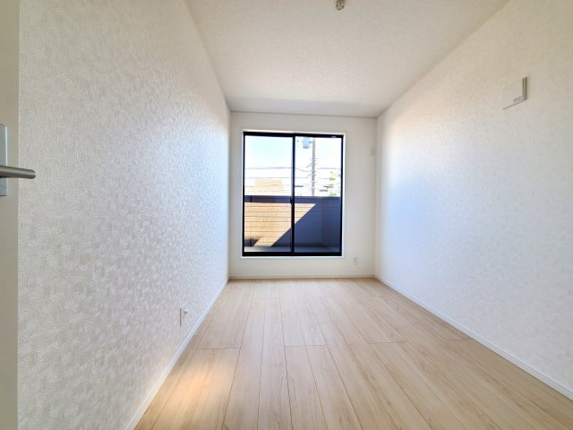 三郷市　早稲田6丁目　新築戸建　全4棟の洋室|明るい洋室です