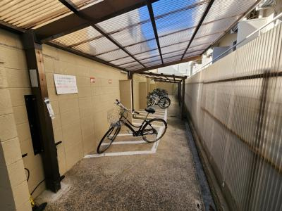 パラドール円町の駐車場|駐輪場