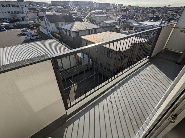 ヴェルデ平針南のバルコニー