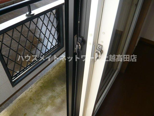 ハイツ２５のセキュリティ|二重サッシ（参考同型107号室室内写真）
