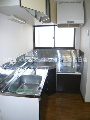 ハイツ２５の居間・リビング|ＤＫ（参考同型107号室室内写真）
