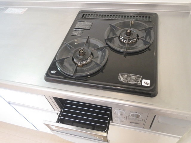 シャルマン　ドミール　Ａの設備|二口ｶﾞｽｺﾝﾛ・グリル付きです！