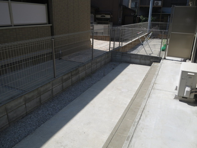 シャルマン　ドミール　Ａのバルコニー|使い方はあなた次第♪テラスです。