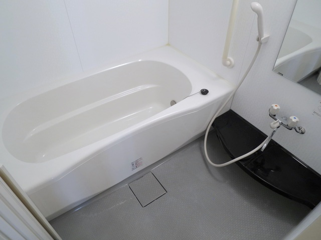 シャルマン　ドミール　Ａの浴室|ゆっくり浸かれる浴槽♪綺麗なバスルームです！