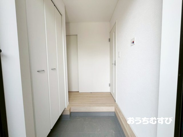 尾張旭市東三郷町第2(全2棟)の玄関