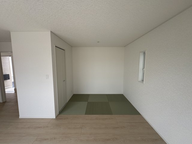 うるま市与那城屋慶名　第6（全4棟）3号棟の和室|3号棟　畳コーナー3帖＋収納付き♪