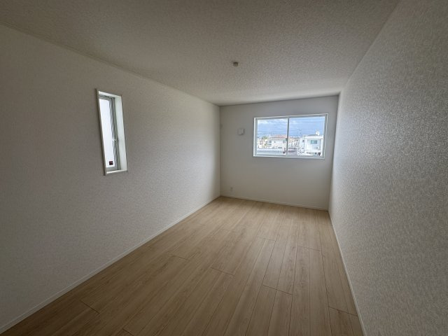 うるま市与那城屋慶名　第6（全4棟）3号棟の洋室|3号棟　洋室7.5帖＋WIC2帖付き♪