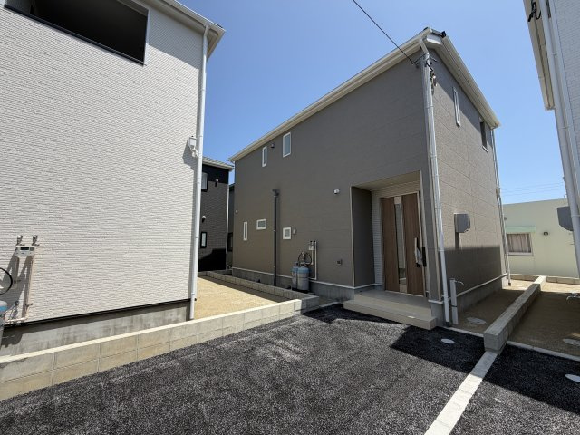 うるま市与那城屋慶名　第6（全4棟）3号棟の外観|3号棟　駐車2台完備♪EV車充電設備付き♪