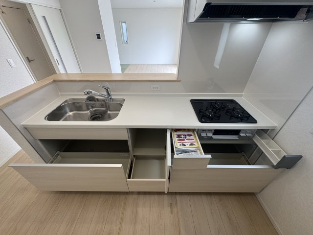 うるま市与那城屋慶名　第6（全4棟）3号棟のキッチン|3号棟　収納充実システムキッチン♪