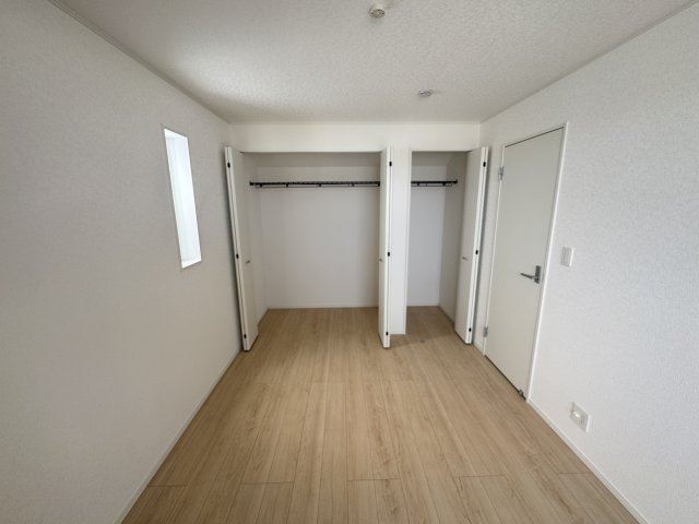 うるま市与那城屋慶名　第6（全4棟）3号棟の洋室|3号棟　洋室6帖＋Wクロゼット付き♪