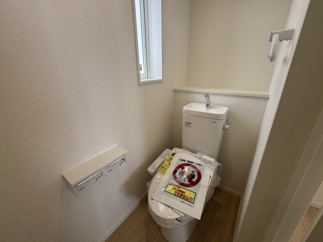 うるま市与那城屋慶名　第6（全4棟）3号棟のトイレ|3号棟　温水洗浄便座♪
