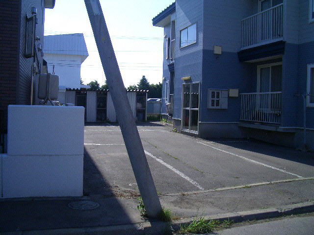 ハイツ174の駐車場