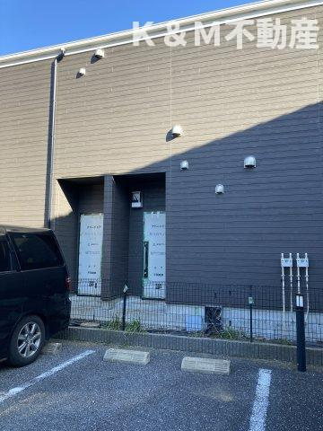 サラブレッドⅢのエントランス|落ち着いたエントランスです