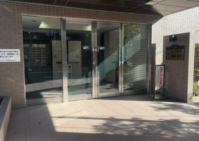 【内装】 | モア・ステージ相模原・富士見 | 共有部分は、住民なら誰もが使える設備のこと。例えば駐車場やエレベーター、インターネット設備、セキュリティ設備などがあります。他にも、マンションの廊下・外部階段やエントランス・ゴミ置き場などがあります。