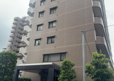 【構造・工法・仕様】 | モア・ステージ相模原・富士見 | ＲＣ造、Reinforced Concreteは直訳すると補強されたコンクリートです。主に柱や梁・床・壁が鉄筋とコンクリートで構成おり、鉄筋を組んだ型枠にコンクリートを流し込んで固めたものを指します。