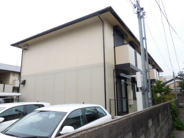 高槻市出丸町のアパート