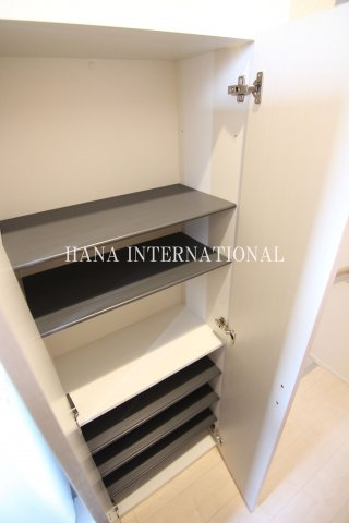 クレイノ静の収納