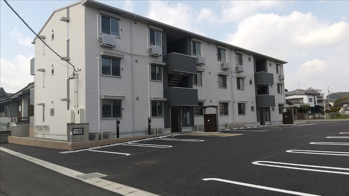 D-ROOM隈府　B棟の外観