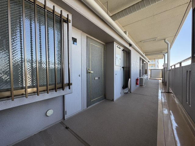 コア・スターレ西大井のその他共用部分|広々とした廊下です♪