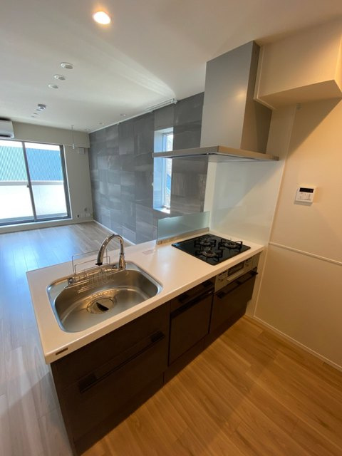 A・friendのキッチン|ガス3口システムキッチン（食洗器・グリル付き）