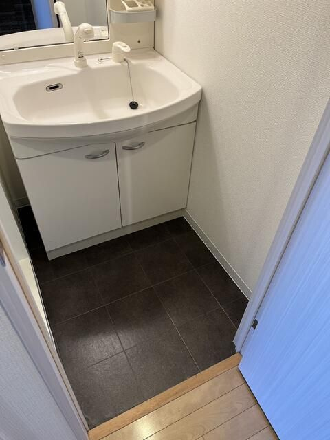 トランシエル小岩の独立洗面台