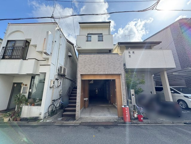 西京極前田町の前面道路含む現地写真
