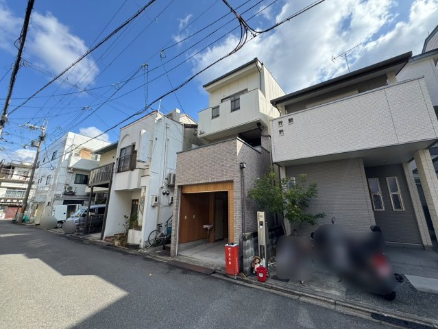 西京極前田町の前面道路含む現地写真
