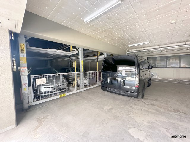 パークハイムうつぼ　仲介手数料無料の駐車場