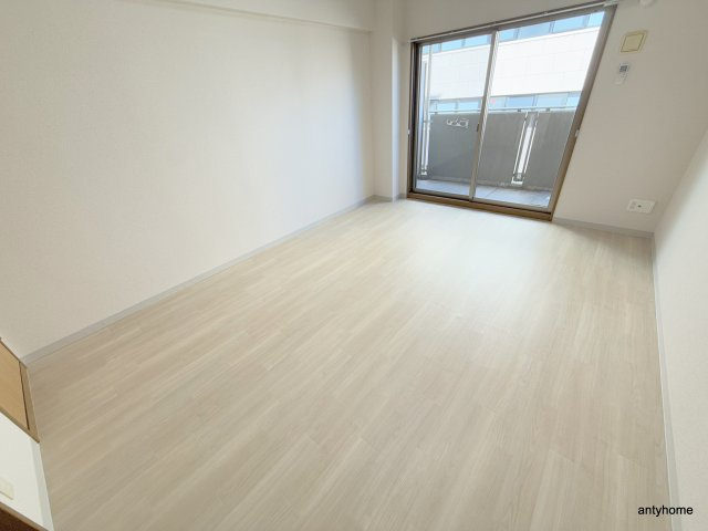 パークハイムうつぼ　仲介手数料無料の居間・リビング