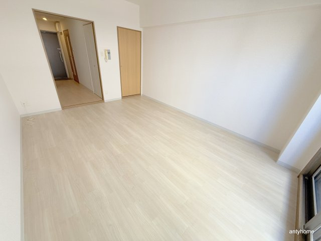 パークハイムうつぼ　仲介手数料無料の居間・リビング