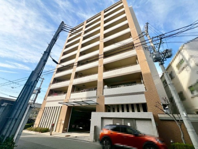 【外観】 | ローレルコート山坂 | お料理に集中しやすい壁付けキッチン♪キッチンの前に窓があるので、換気しやすく明るいキッチンです！