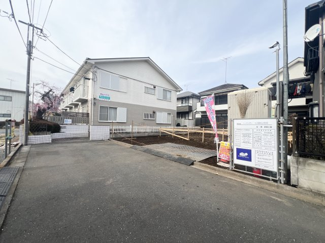 武蔵村山市大南3丁目　全1棟　新築戸建ての前面道路含む現地写真