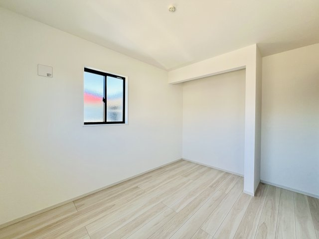 伊勢崎市今泉町の洋室|お子様の一人部屋デビューにも最適♪
