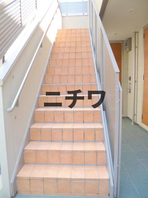 イーストメゾンのその他共用部分|★２階へあがる階段★