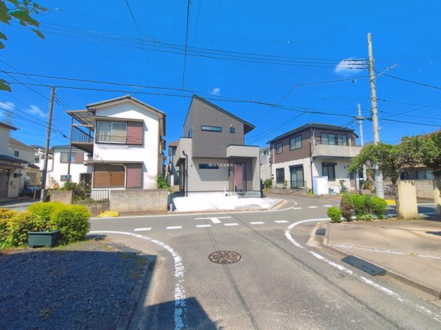 ふじみ野市桜ケ丘３丁目の新築一戸建の前面道路含む現地写真