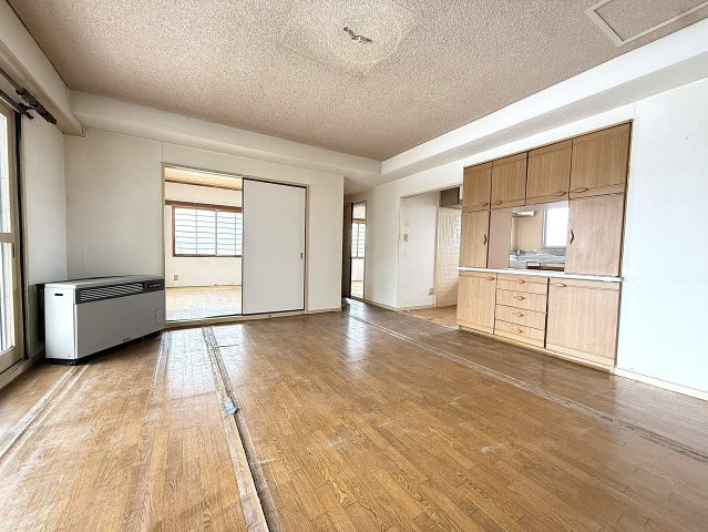 月寒公園ハイムの居間・リビング