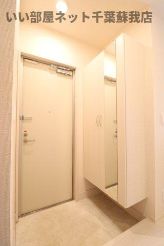 D-roomちはら台Cの玄関|収納もある玄関です