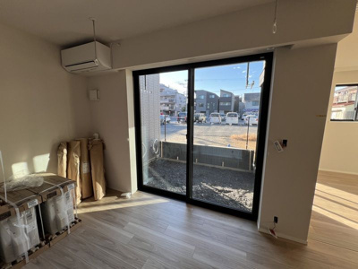  | リカ・アイナ