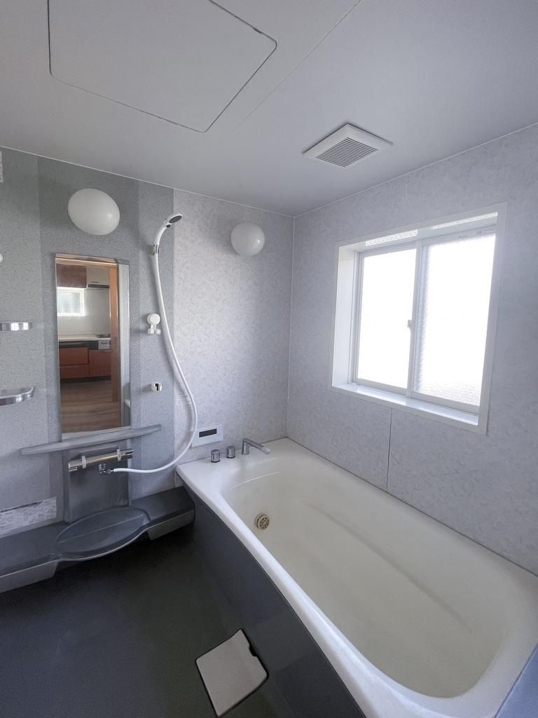 品川区荏原6丁目　中古戸建の浴室|現地ご見学希望・資料請求などお気軽にお問い合わせ下さい！
03-5990-5201